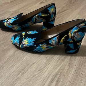 Banana Republic Embroidered Black and Blue Women's Loafers